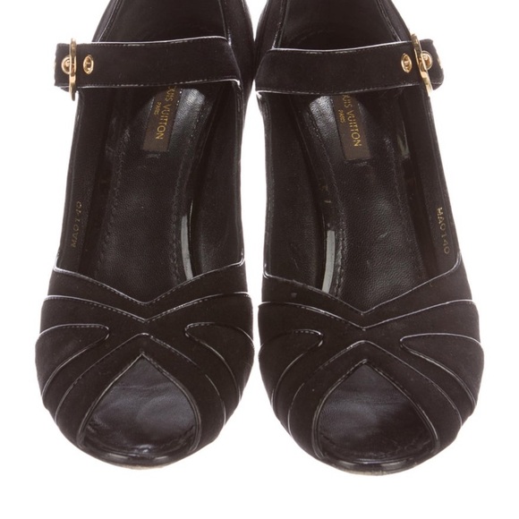Authentic Louis Vuitton heels - Picture 2 of 11